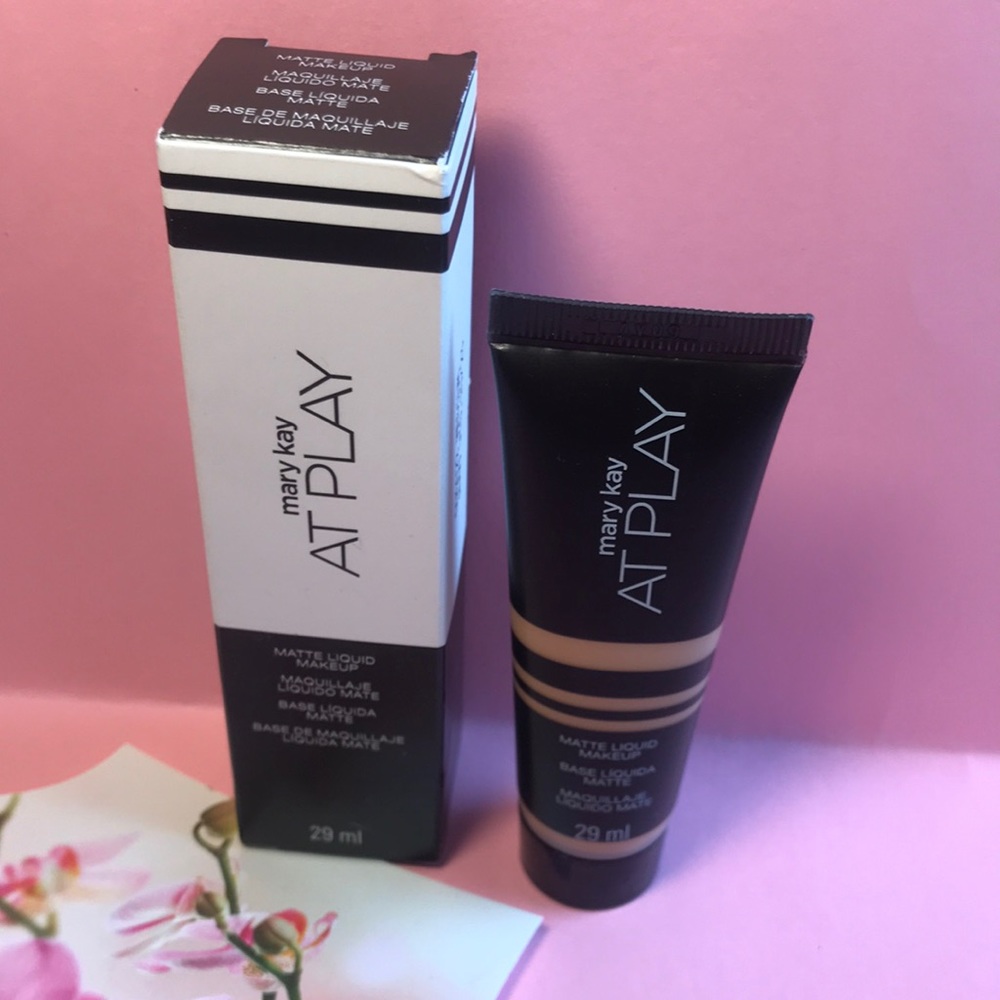 Mary Kay At play Makeup Medium Color
